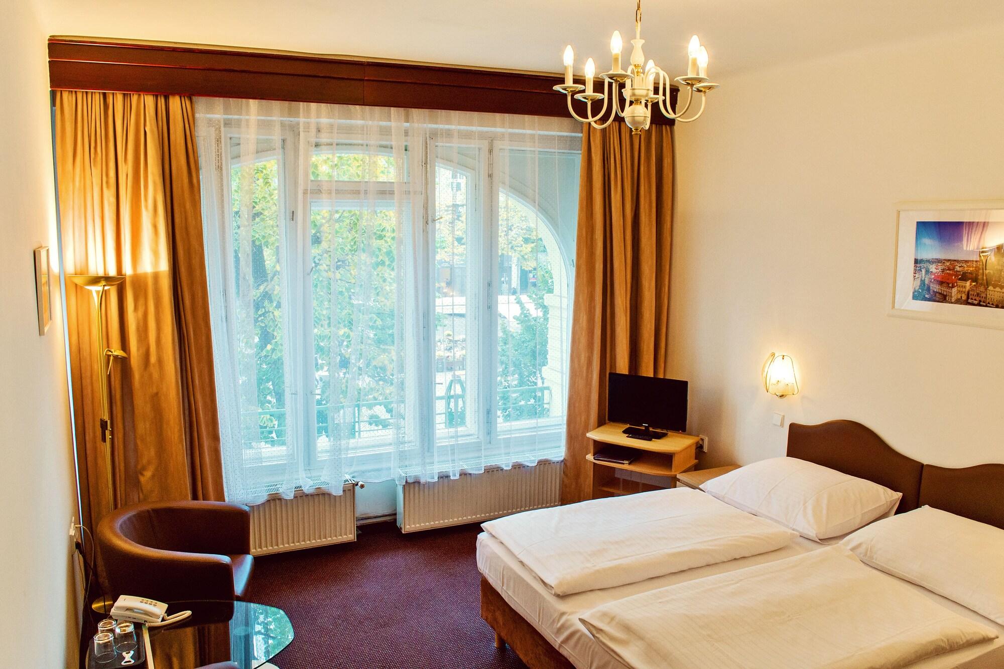 Meran Praha Bagian luar foto