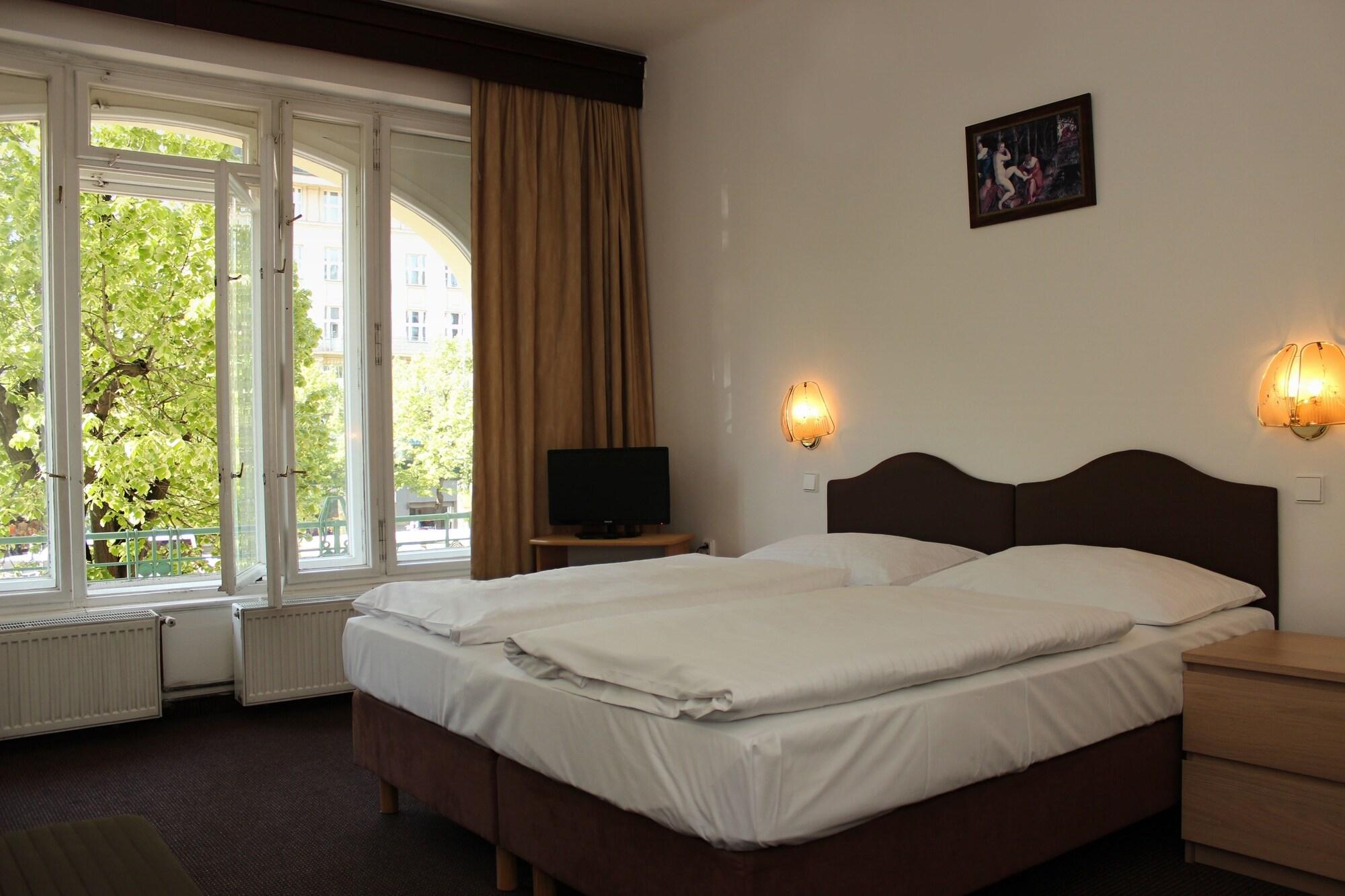Meran Praha Bagian luar foto