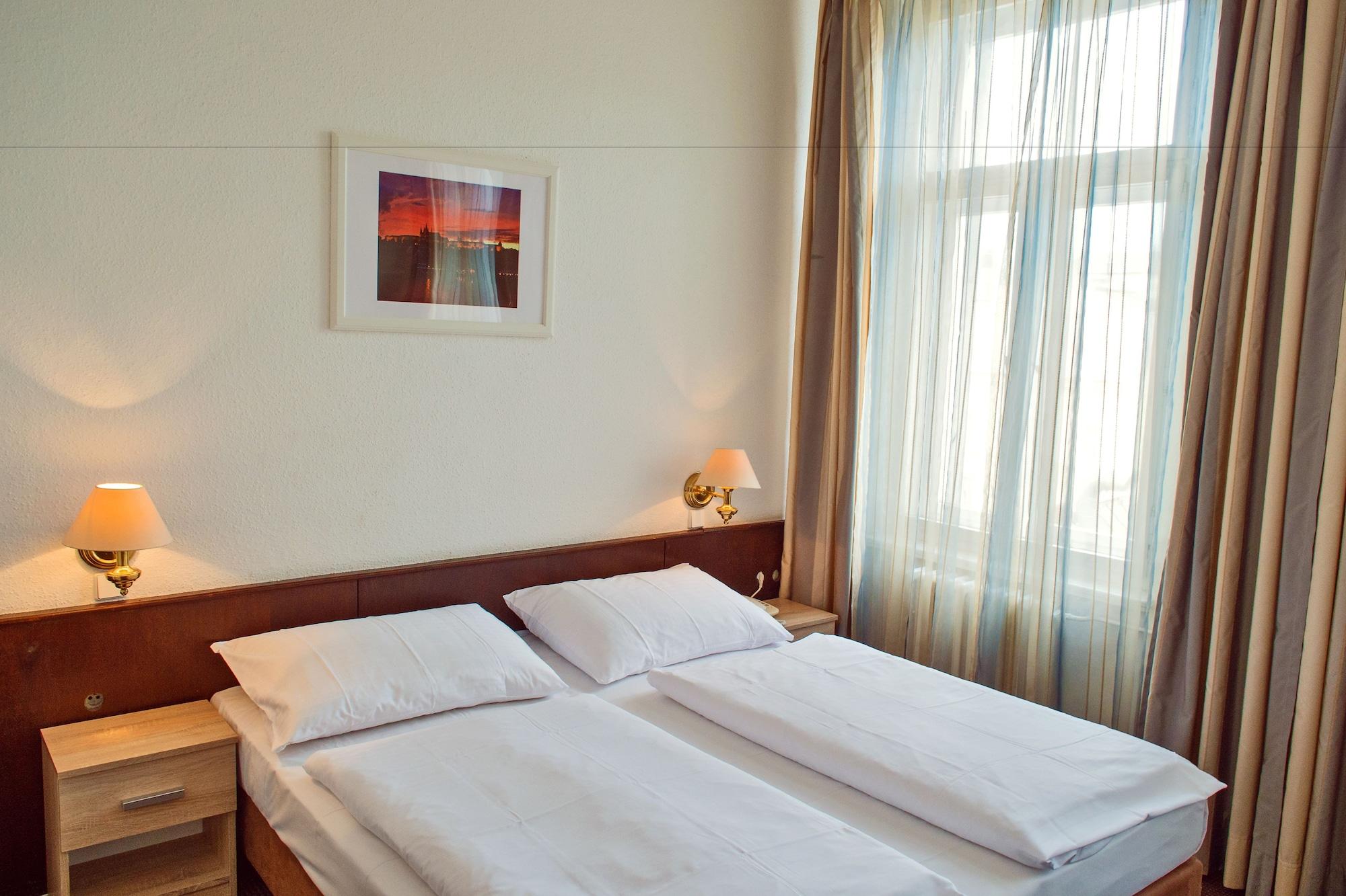 Meran Praha Bagian luar foto