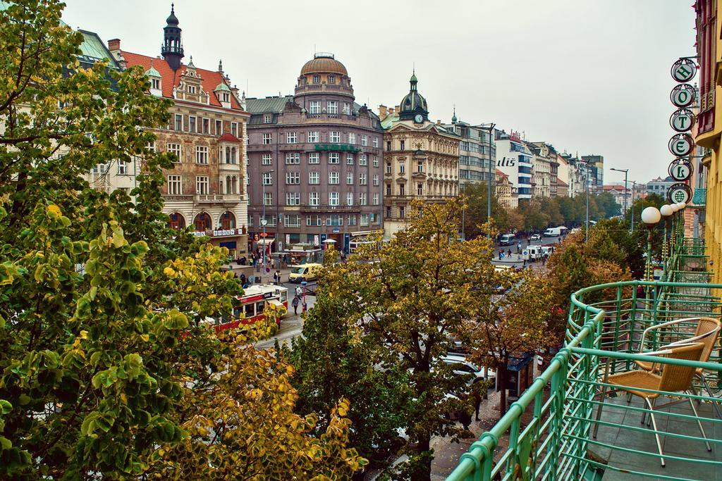 Meran Praha Bagian luar foto