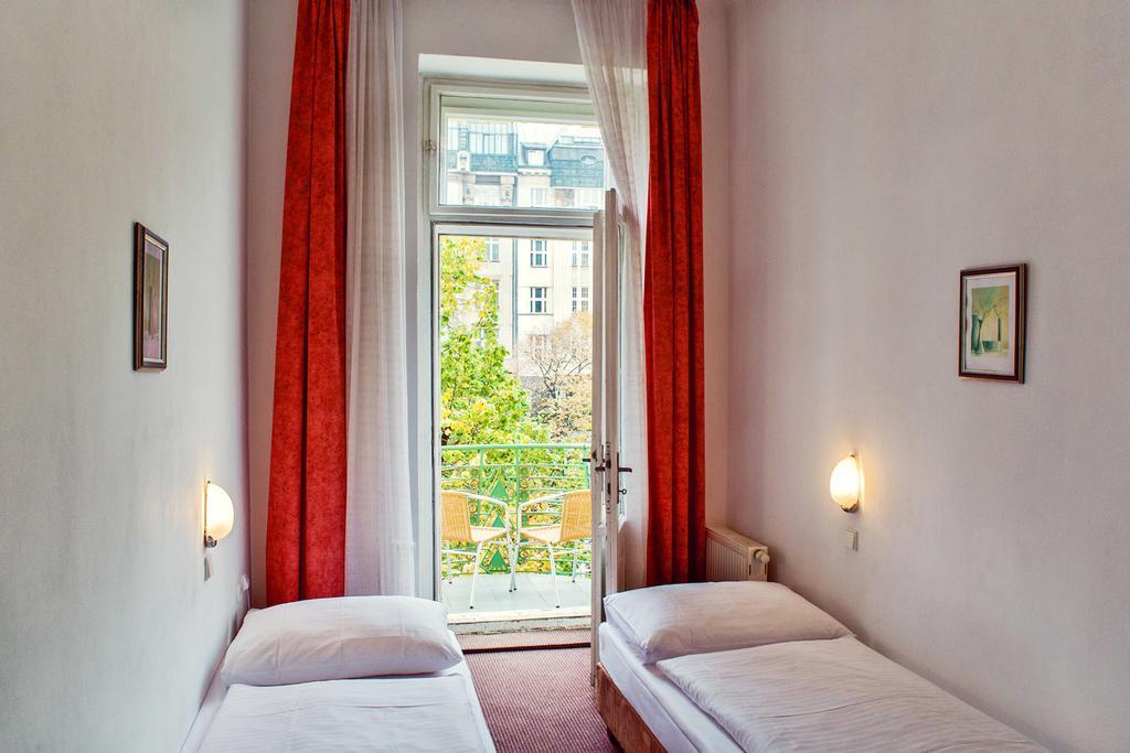 Meran Praha Bagian luar foto