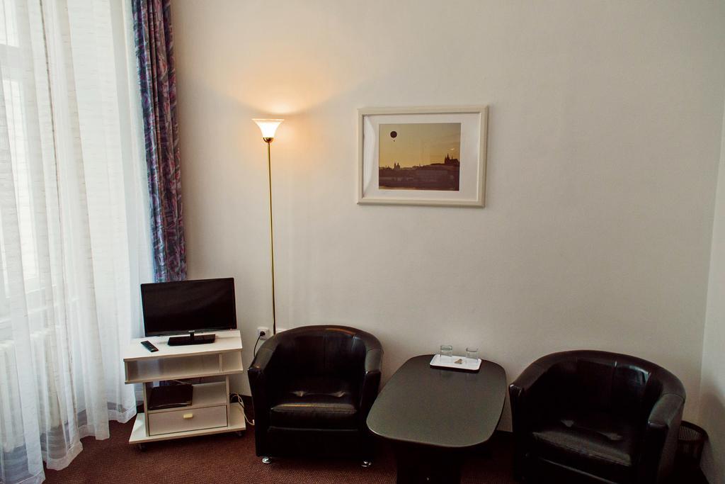 Meran Praha Bagian luar foto