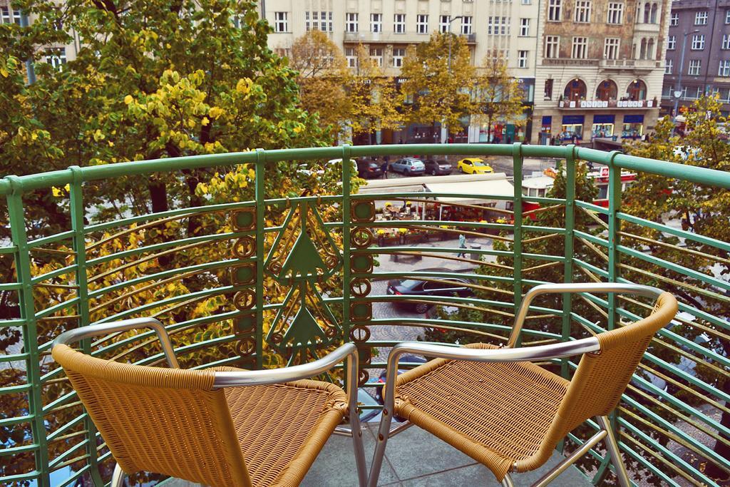 Meran Praha Bagian luar foto