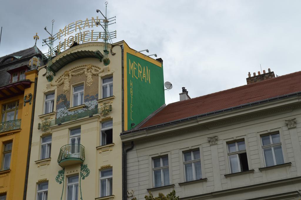 Meran Praha Bagian luar foto