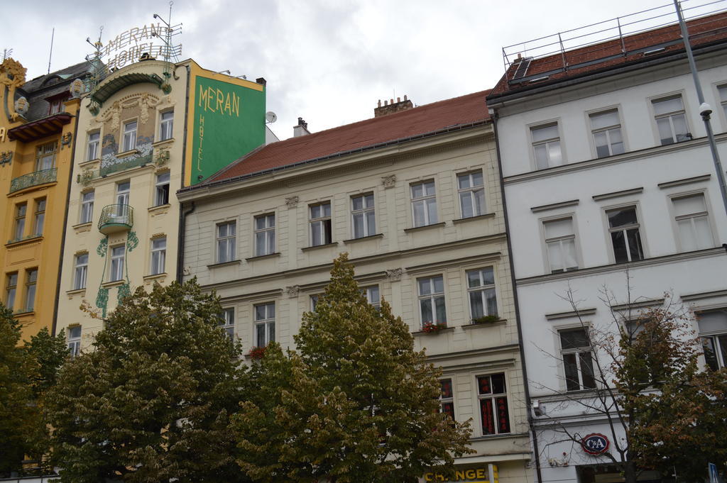 Meran Praha Bagian luar foto