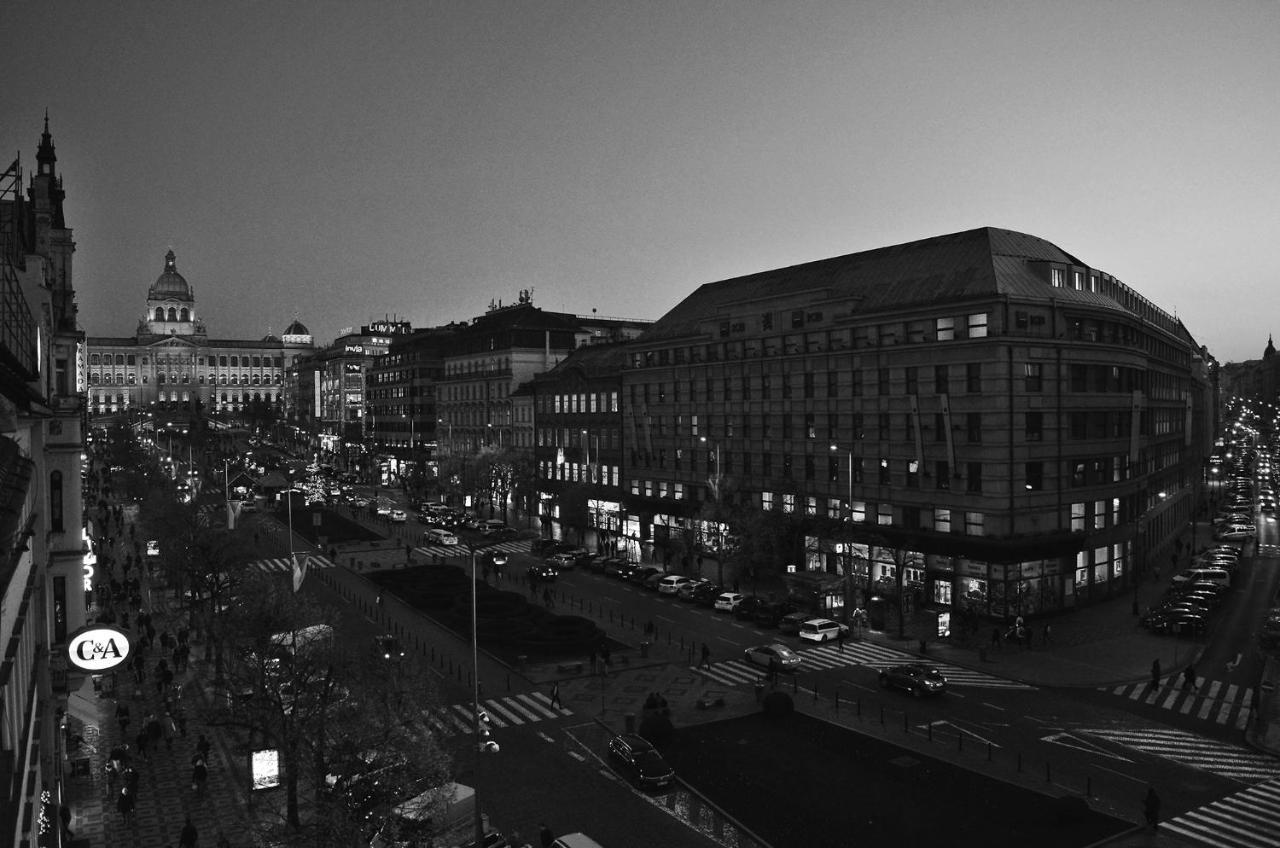 Meran Praha Bagian luar foto