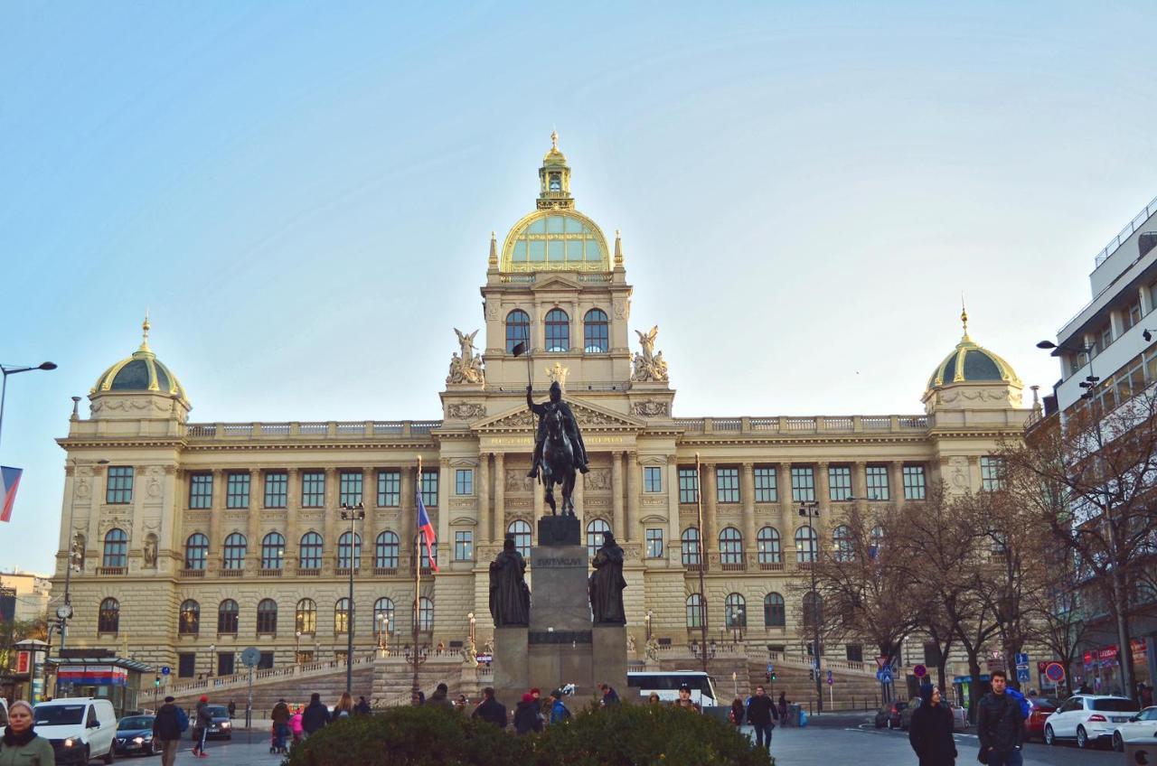 Meran Praha Bagian luar foto