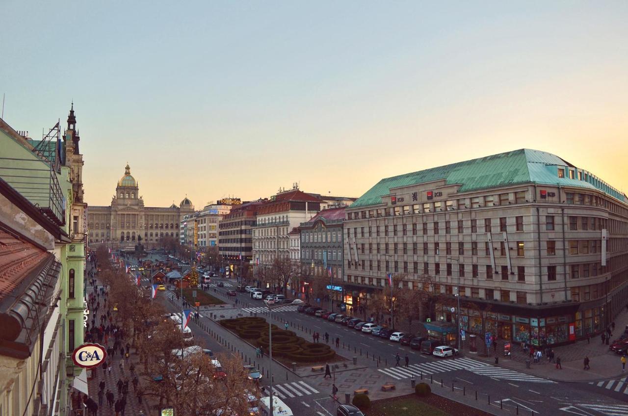 Meran Praha Bagian luar foto