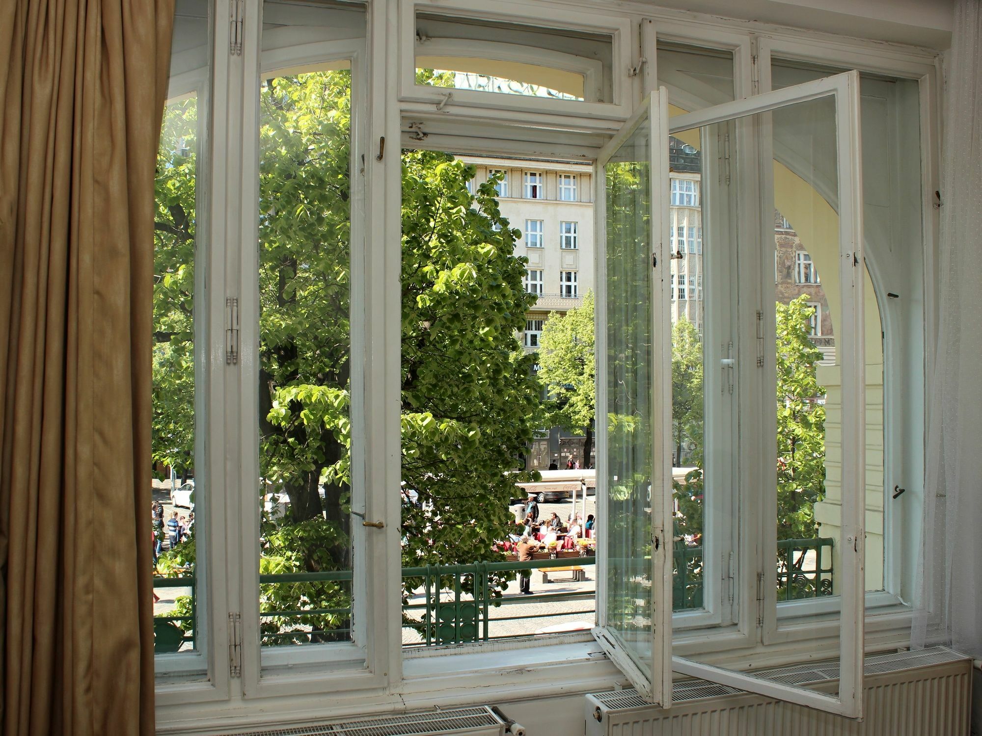Meran Praha Bagian luar foto